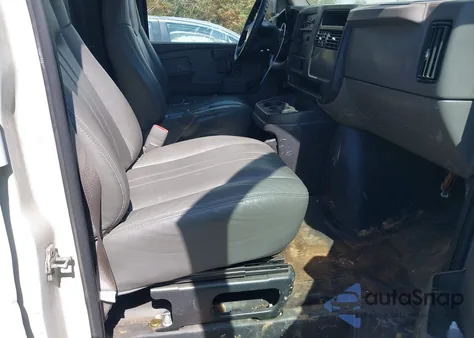 2007 Chevrolet Express Work Van z USA, uszkodzony, nr VIN 1GCHG35U471233718